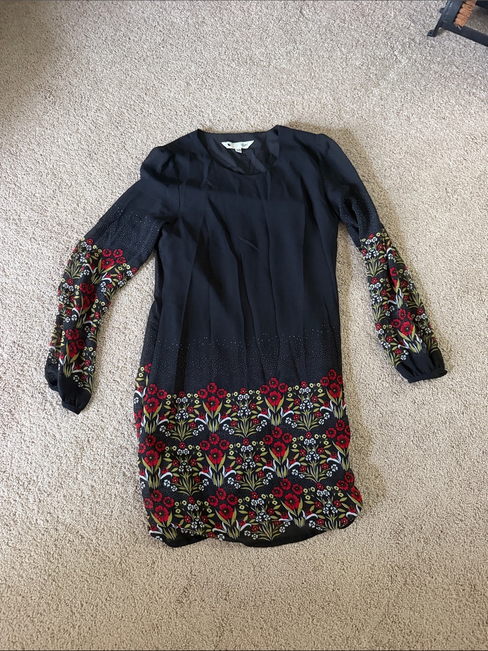 YUmi Black Long-Sleeve Shift Dress lined with Red Floral Border